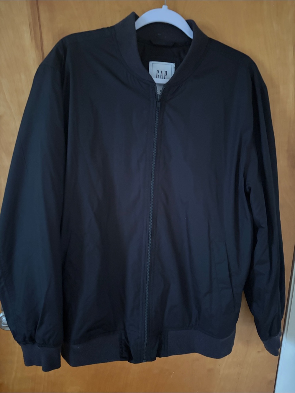 GAP Black Men's Bomber Jacket - Zippered Front